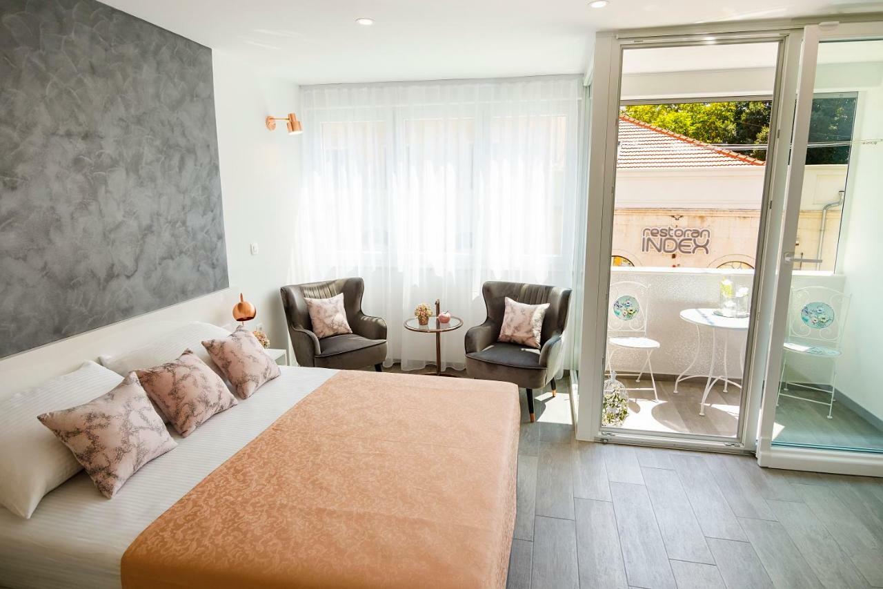 Rose Gold Rooms & Studio With Balcony Split Dış mekan fotoğraf
