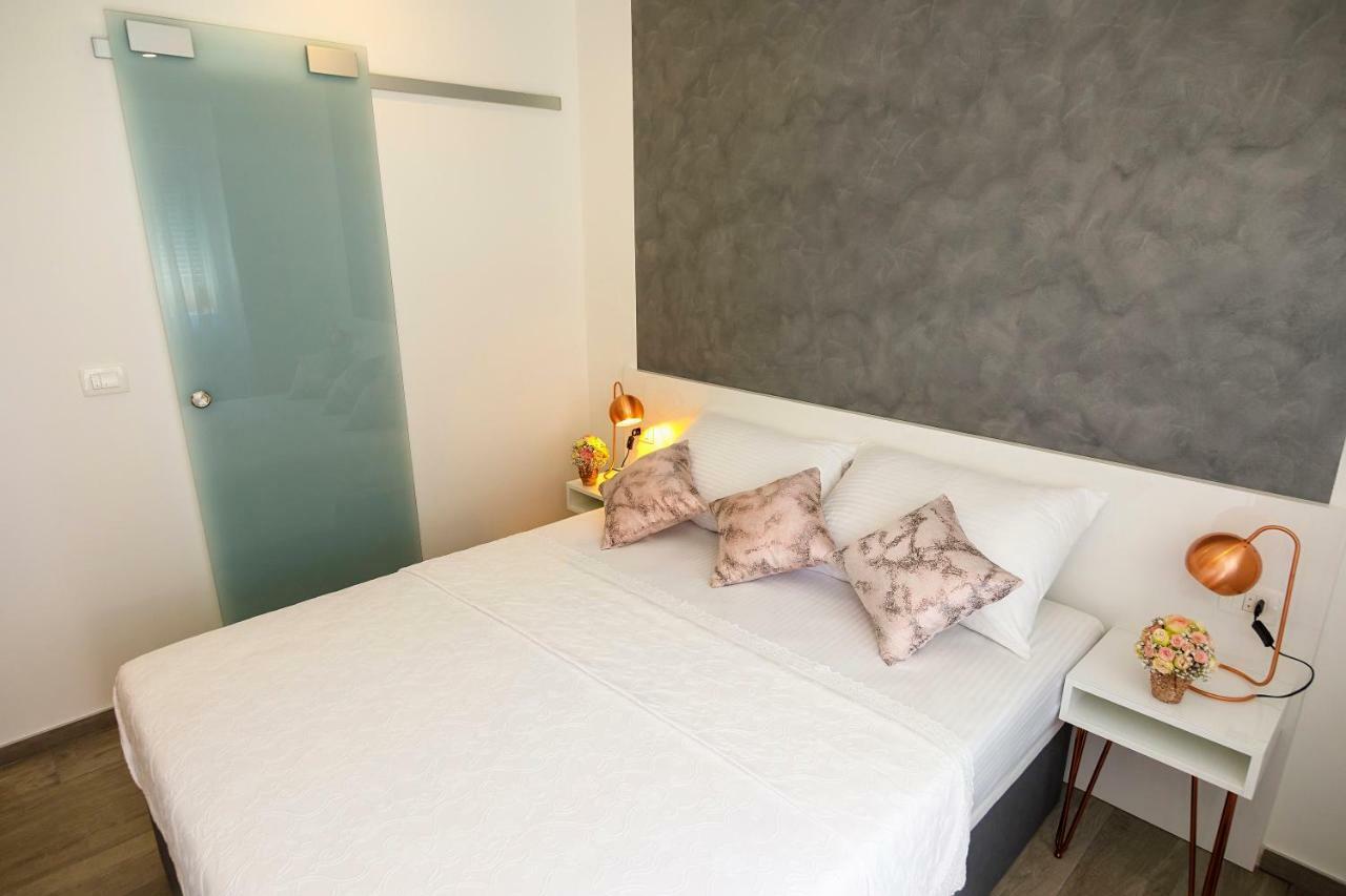 Rose Gold Rooms & Studio With Balcony Split Dış mekan fotoğraf