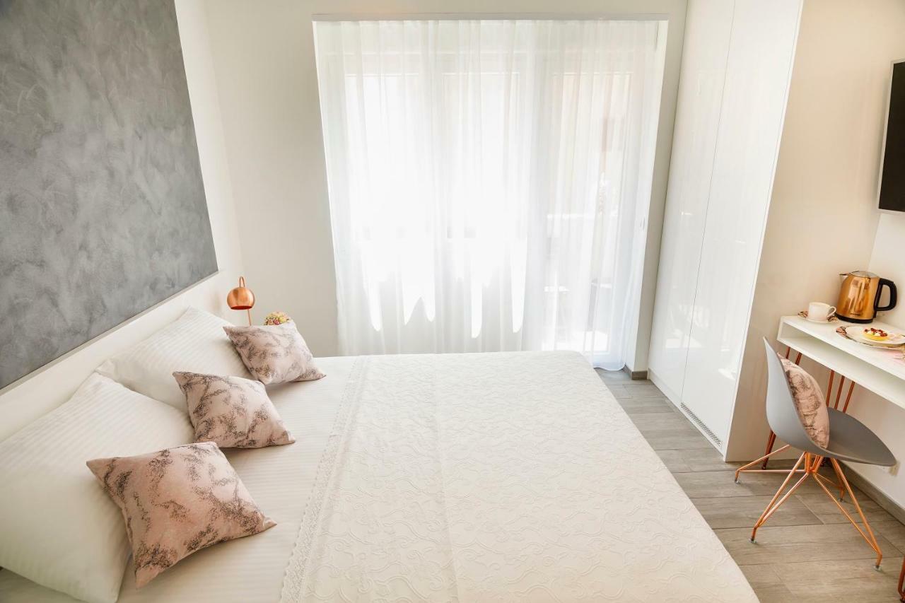 Rose Gold Rooms & Studio With Balcony Split Dış mekan fotoğraf