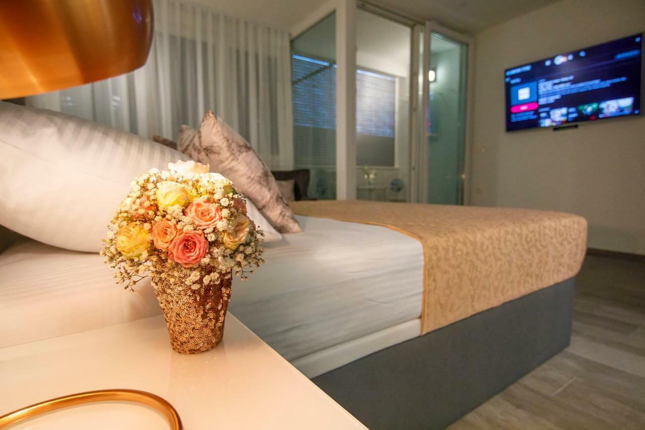 Rose Gold Rooms & Studio With Balcony Split Dış mekan fotoğraf