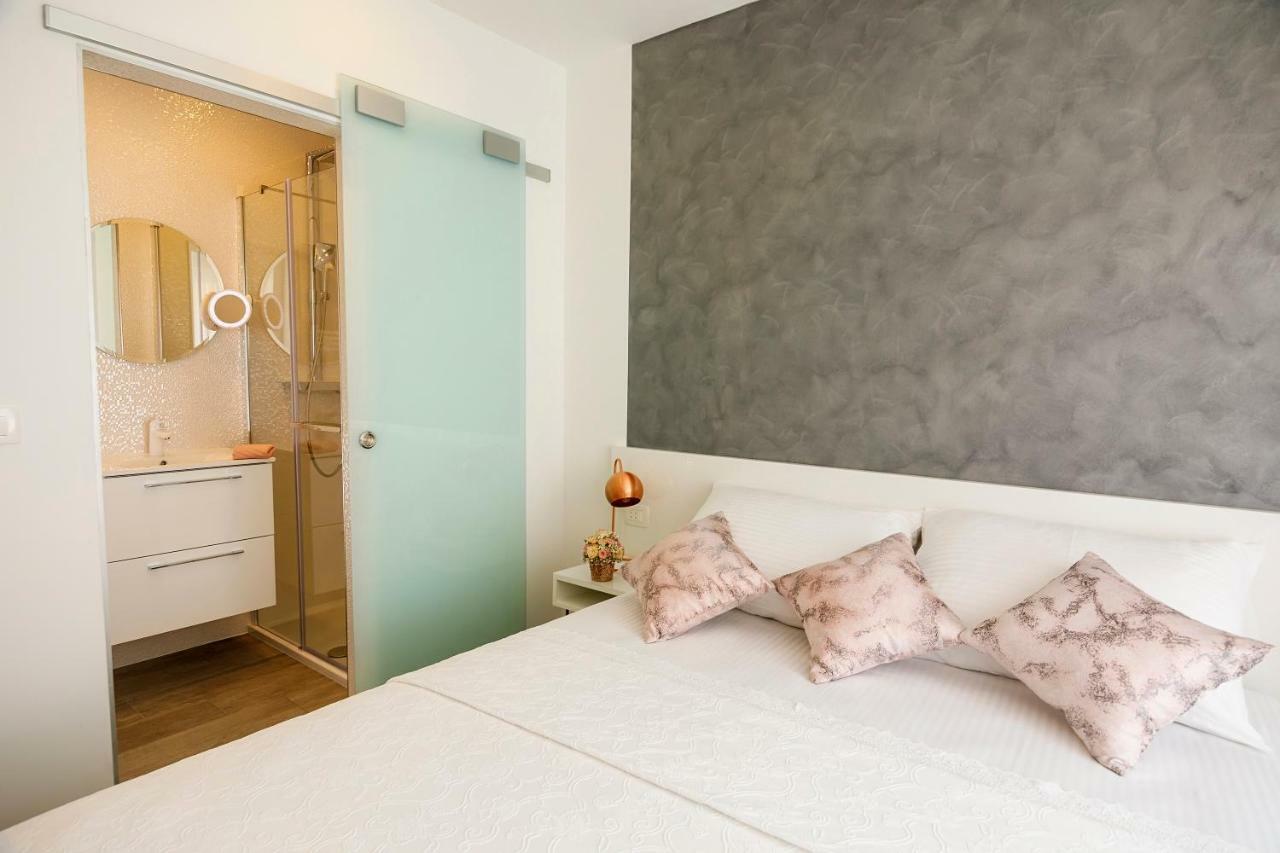 Rose Gold Rooms & Studio With Balcony Split Dış mekan fotoğraf