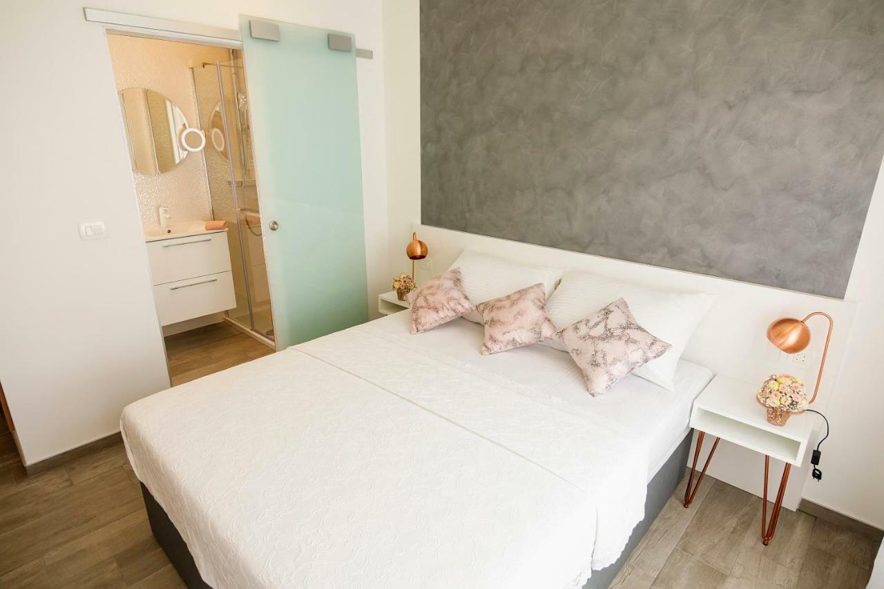 Rose Gold Rooms & Studio With Balcony Split Dış mekan fotoğraf