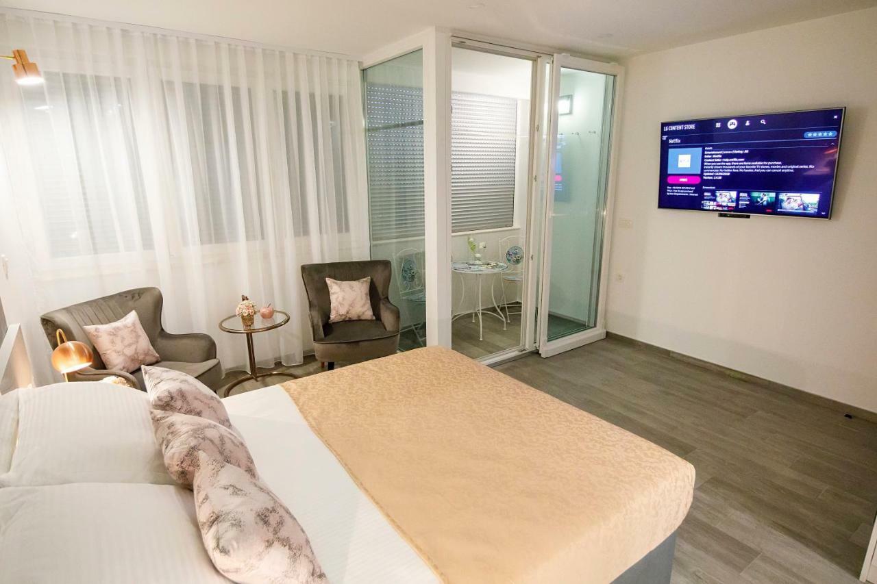 Rose Gold Rooms & Studio With Balcony Split Dış mekan fotoğraf